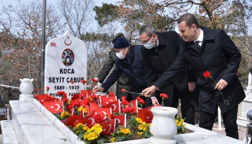 Çanakkale Savaşları kahramanı Seyit Onbaşı mezarı başında anıldı