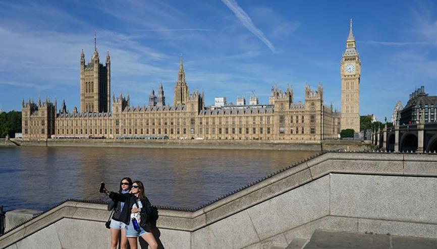 İngilterede kavruluyor İlk kez kırmızı alarm yayınlandı