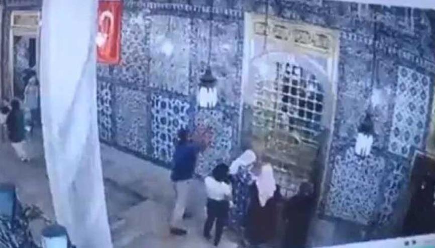 Eyüp Sultan Türbesindeki saldırı kamerada Eyüp Sultan Türbesindeki saldırı kamerada