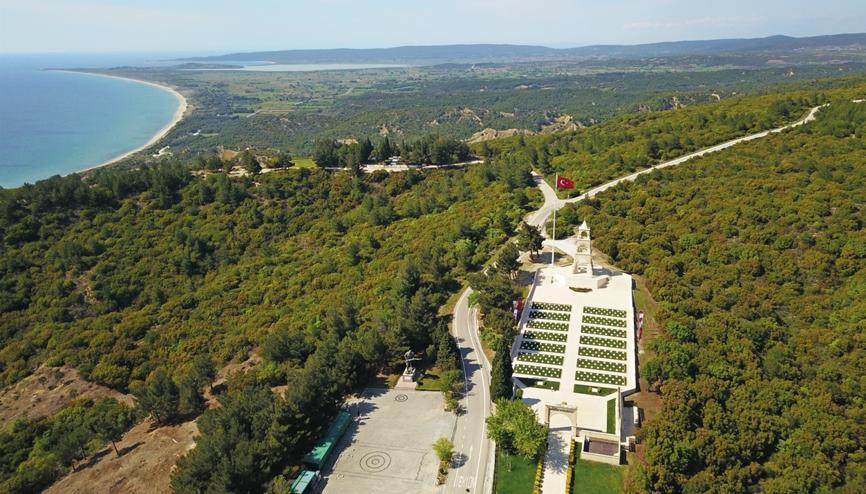 Kahramanlar karış karış savundu; biz adım adım yürüyelim