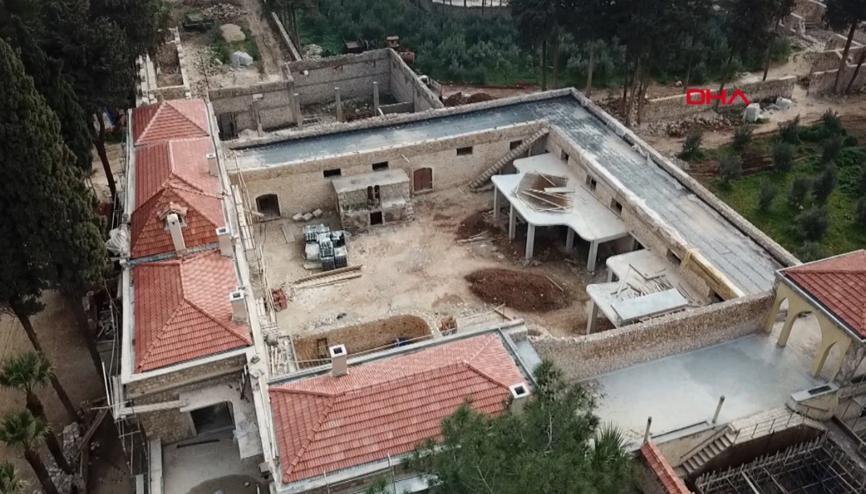 Depremde Kibar Feyzonun çekildiği tarihi konak hasar aldı Depremde Kibar Feyzonun çekildiği tarihi konak hasar aldı