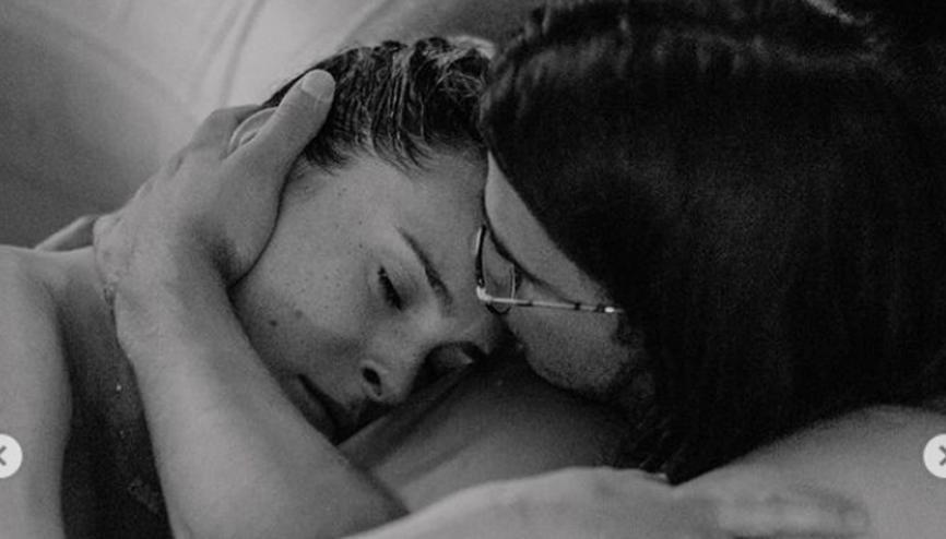 Kendi evinde kızını doğurduğu anları anlattı: Bebeğimi kucağıma alınca mest oldum