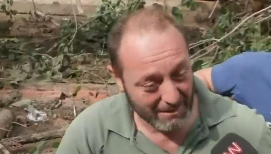Kahraman çiftçi, CNN TÜRK canlı yayınında gözyaşlarına boğuldu... Kendi kızıma sarılıp ağladım Kahraman çiftçi, CNN TÜRK canlı yayınında gözyaşlarına boğuldu... Kendi kızıma sarılıp ağladım