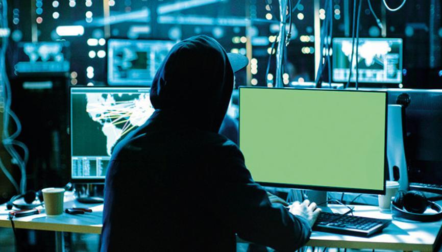 Mercedes’i böyle sabote ettiler... Alman otomotiv devinin internet sitesine bot yazılım kuran galerici Hürriyet’e konuştu