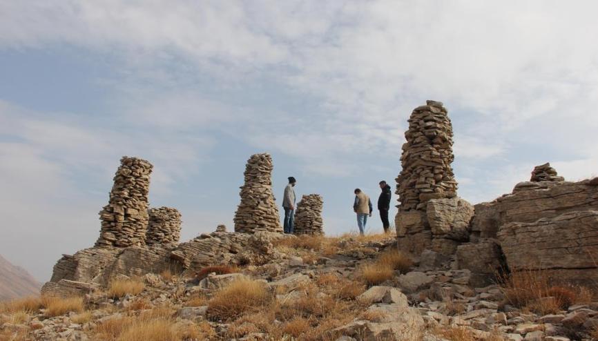 Adıyaman’da 2 bin metre yükseklikte ovoolar bulundu... Pancar toplamaya giden köylüler keşfetti... Adıyaman’da 2 bin metre yükseklikte ovoolar bulundu... Pancar toplamaya giden köylüler keşfetti...