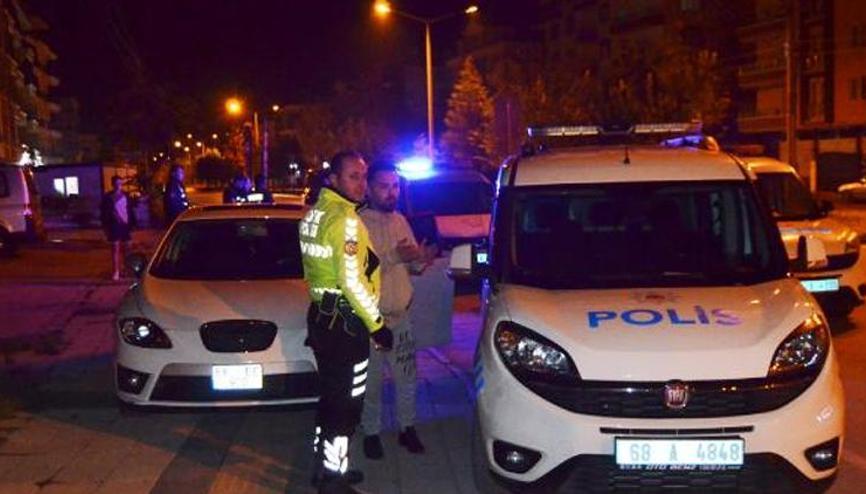 Aksarayda polisin dur ihtarına uymayan sürücü takiple yakalandı Aksarayda polisin dur ihtarına uymayan sürücü takiple yakalandı