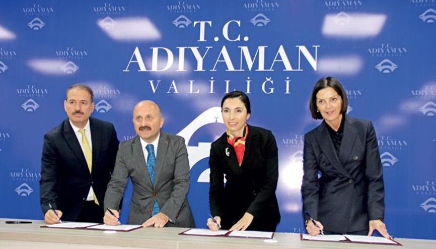 TCMB Başkanı Erkan, Adıyaman’a yapılacak okulun protokolünü imzaladı: ‘Eğitim hiçbir maddi ölçüyle kıyaslanamaz’ TCMB Başkanı Erkan, Adıyaman’a yapılacak okulun protokolünü imzaladı: ‘Eğitim hiçbir maddi ölçüyle kıyaslanamaz’