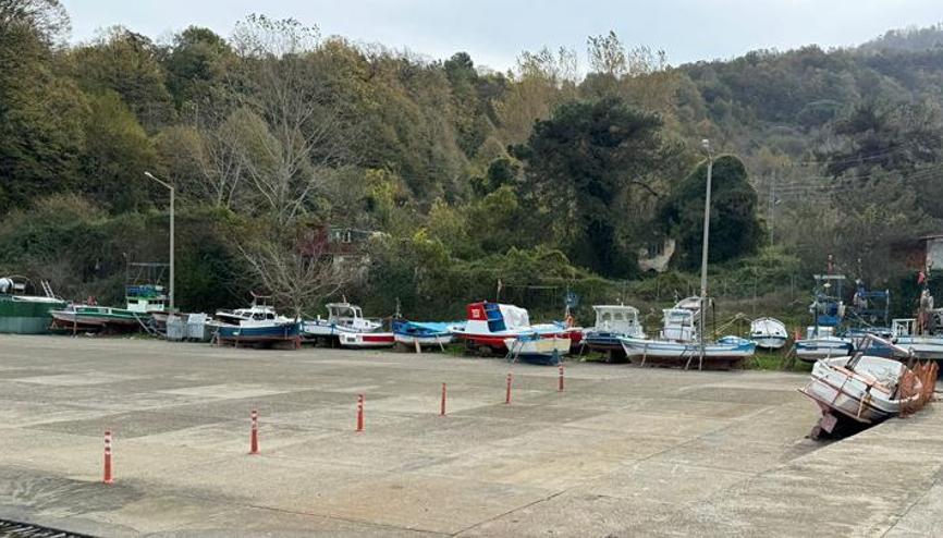 Bartında fırtına alarmı: Yaklaşık 100 tekne karaya alındı Bartında fırtına alarmı: Yaklaşık 100 tekne karaya alındı