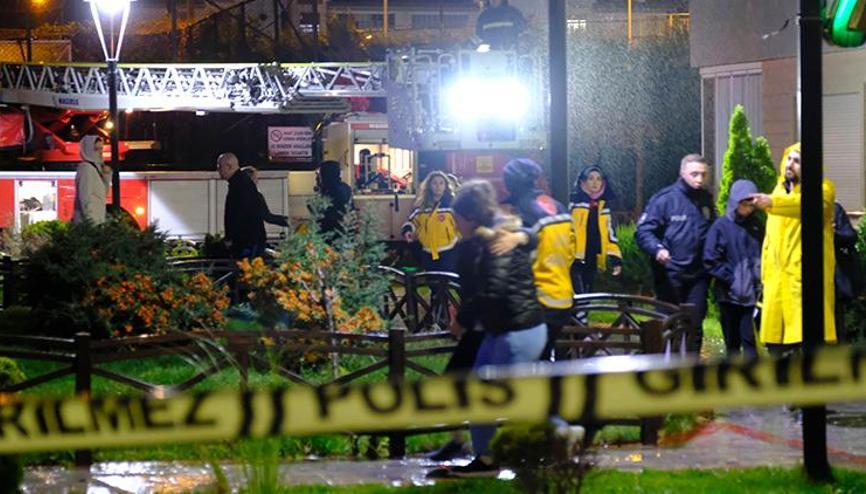 Eski bakan Lütfi Elvan’ın annesi, apartmanda çıkan yangında dumandan etkilendi Eski bakan Lütfi Elvan’ın annesi, apartmanda çıkan yangında dumandan etkilendi