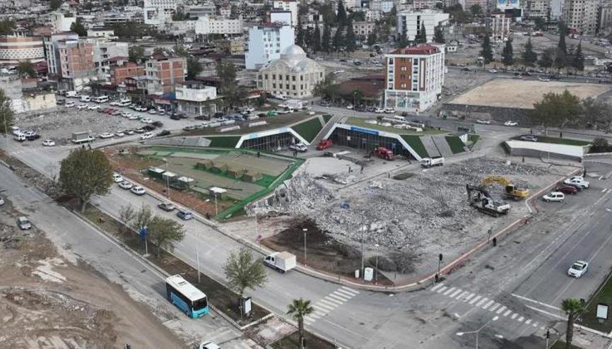 Halk arasında saçma yapı olarak adlandırılıyordu: Yıkılıyor Halk arasında saçma yapı olarak adlandırılıyordu: Yıkılıyor