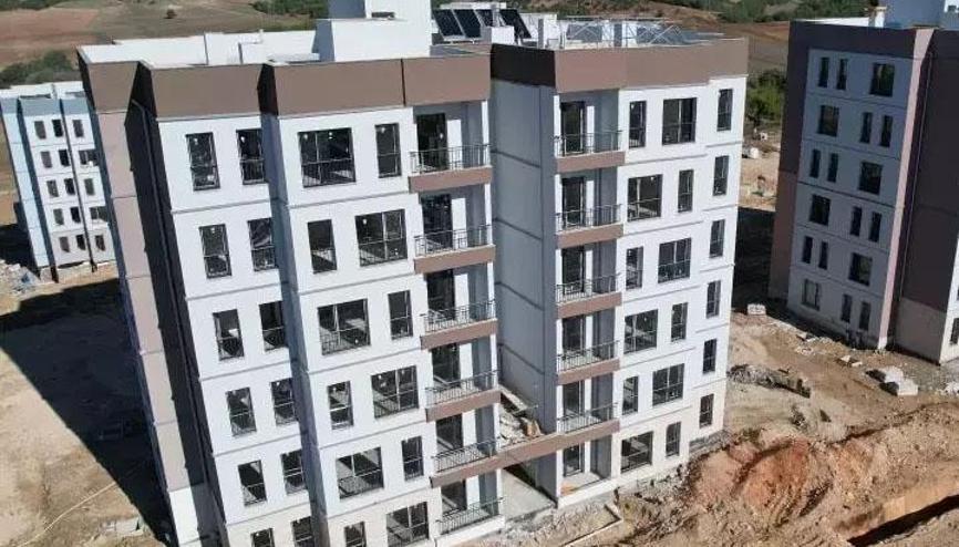 Deprem konutlarında sona doğru... Çalışmalar 7 gün 24 saat sürüyor Deprem konutlarında sona doğru... Çalışmalar 7 gün 24 saat sürüyor
