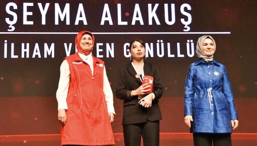 6 Şubat iyiliklerine Kırmızı Yelek 6 Şubat iyiliklerine Kırmızı Yelek