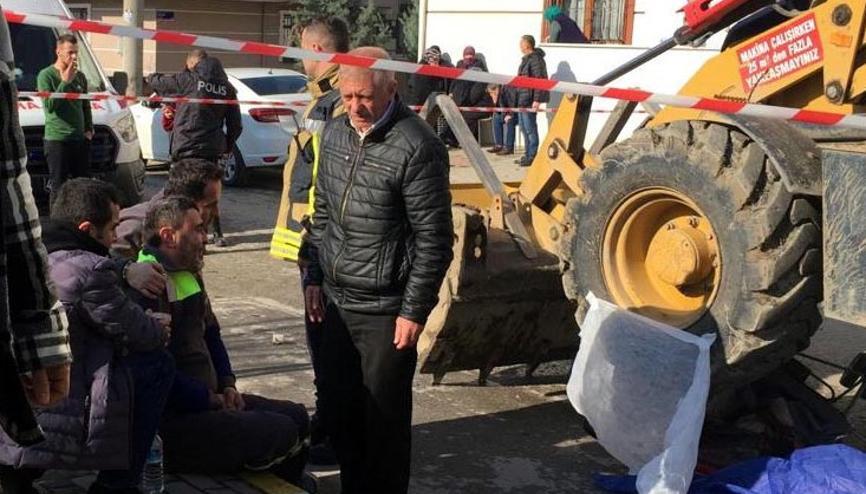 Feci kazada Elis bebek hayatını kaybetti Haberi alan yakınları sinir krizi geçirdi Feci kazada Elis bebek hayatını kaybetti Haberi alan yakınları sinir krizi geçirdi