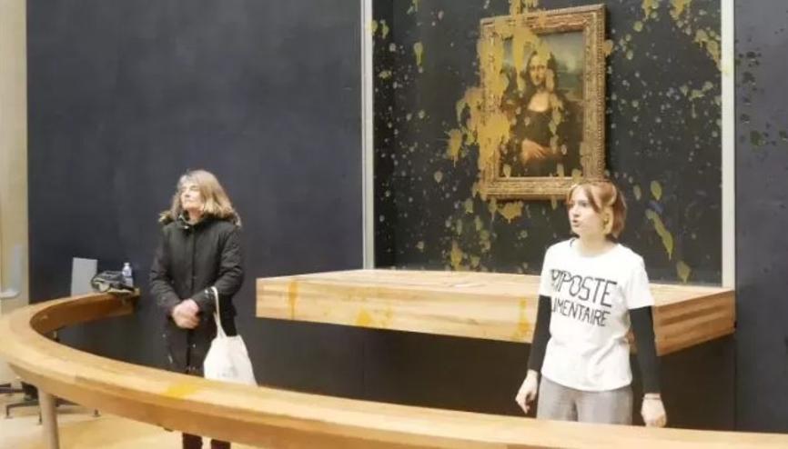 Fransa’da aktivistler Mona Lisa tablosuna çorba fırlattı