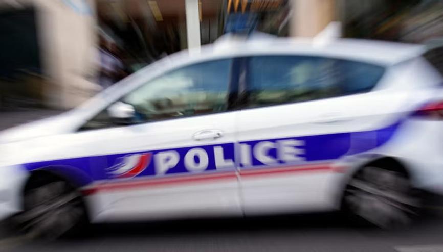 Pariste bıçaklı saldırı: Yaralılar var...