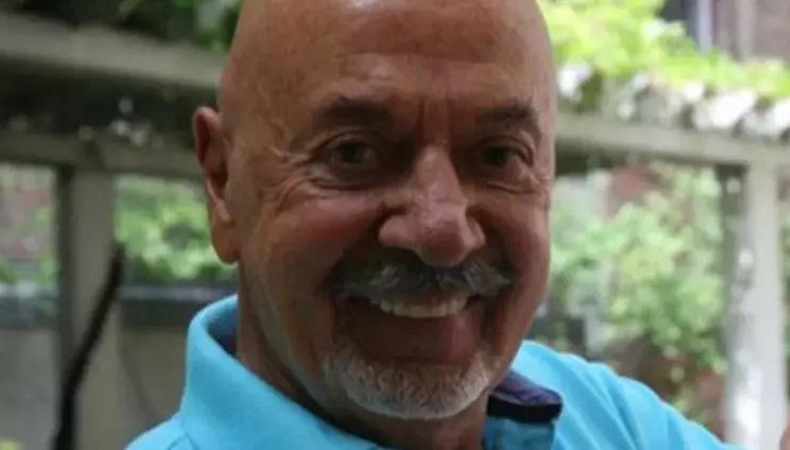 Erkan Yolaç kimdir, nereli kaç yaşındaydı Evet Hayır yarışması ile hafızalarda yer edinmişti İşte bir döneme damga vuran ünlü sunucu Erkan Yolaçın hayatı ve biyografisi