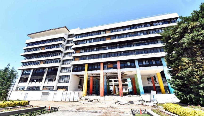 İzmir Büyükşehir Belediyesi ana hizmet binası için plan değişikliği