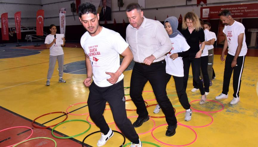 Gençlik Haftasında sporcular aileriyle yarıştı