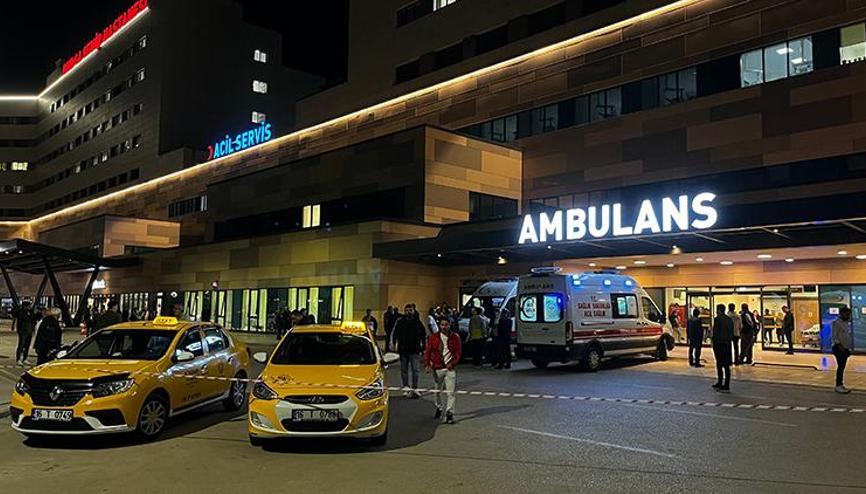 20 gün önce olan baba olan taksiciyi 20 yerinden bıçaklayıp gasbettiler 20 gün önce olan baba olan taksiciyi 20 yerinden bıçaklayıp gasbettiler