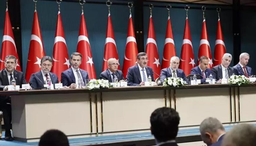 Cumhurbaşkanı Yardımcısı Cevdet Yılmaz, yeni Orta Vadeli Program’ın tanıtım toplantısında açıklama yaptı