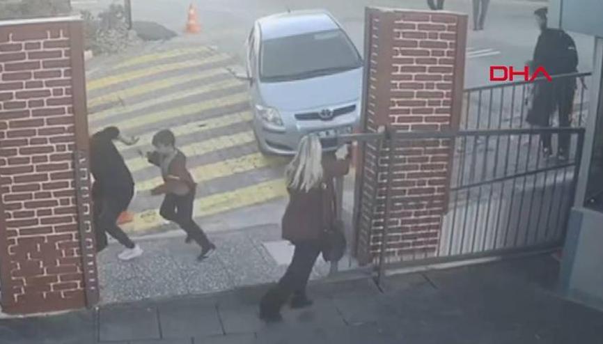 Koşarak gelen öğretmen uyardı, facia son anda önlendi... Çocuklar ve veliler son anda kurtuldu Koşarak gelen öğretmen uyardı, facia son anda önlendi... Çocuklar ve veliler son anda kurtuldu