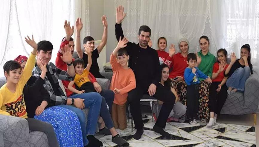 14 çocuğu, 2 torunu ve 2 geliniyle aynı evde yaşıyorlar 14 çocuğu, 2 torunu ve 2 geliniyle aynı evde yaşıyorlar