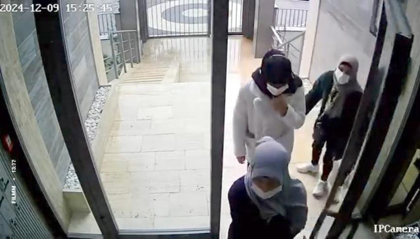 Beylikdüzünde 100 bin dolarlık hırsızlık Polis ekipleri harekete geçti Beylikdüzünde 100 bin dolarlık hırsızlık Polis ekipleri harekete geçti