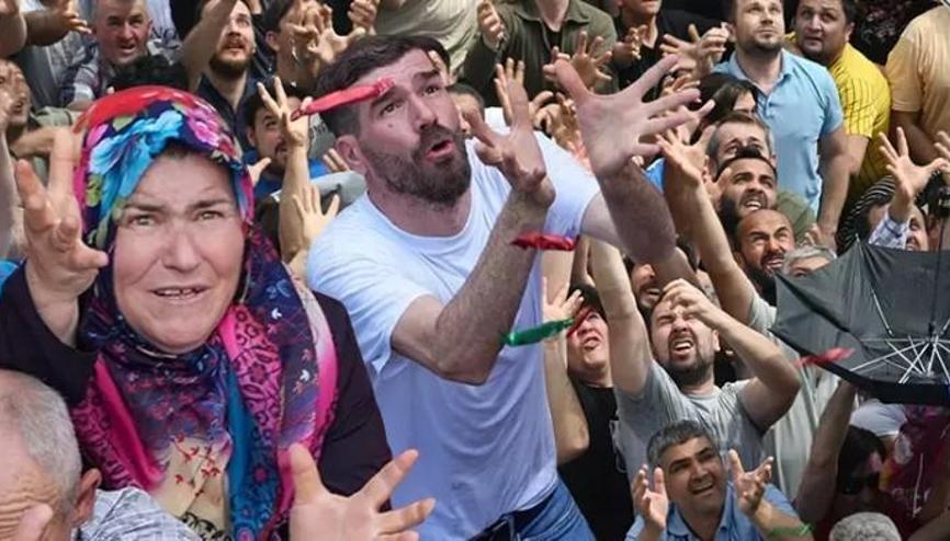 Manisa’da Uluslararası Manisa Mesir Macunu Festivali kapsamında 8 ton mesir macunu halka dağıtıldı Manisa’da Uluslararası Manisa Mesir Macunu Festivali kapsamında 8 ton mesir macunu halka dağıtıldı
