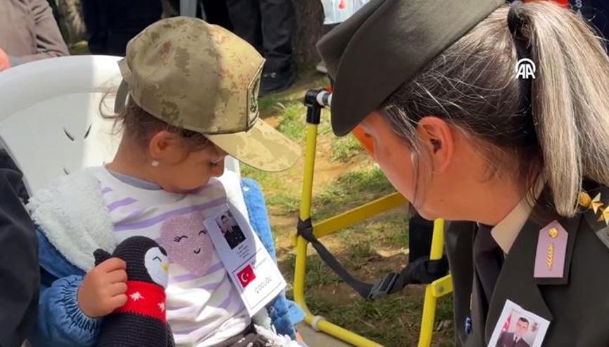 Irakın kuzeyinde şehit olan Uzman Çavuş Önder Özene acı veda 4 yaşındaki kızının sözleri yürek burktu Irakın kuzeyinde şehit olan Uzman Çavuş Önder Özene acı veda 4 yaşındaki kızının sözleri yürek burktu