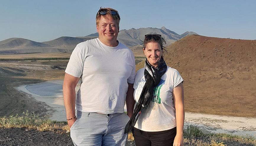 Avusturyalı çift, Türkiye turunda Meke Gölü’nde mola verdi