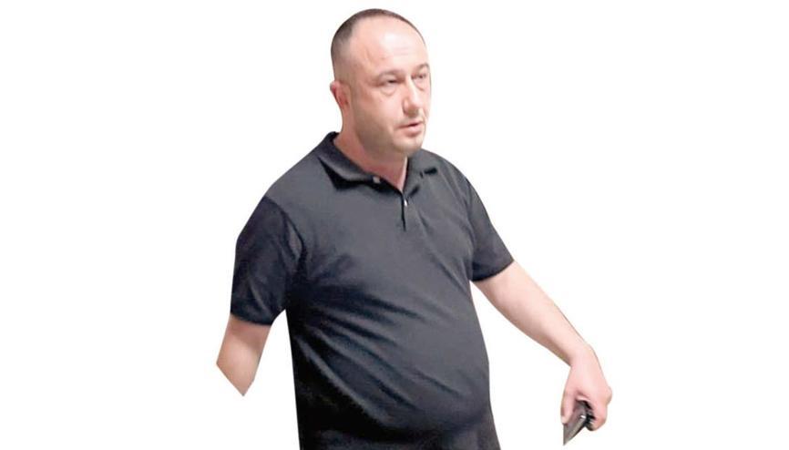 Dışı avukat içi dolandırıcı Dışı avukat içi dolandırıcı