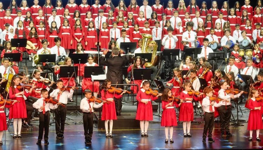 Cumhurbaşkanlığı Çocuk Orkestrası ve Korosu İstanbuldaki ilk konserini AKMde verdi Cumhurbaşkanlığı Çocuk Orkestrası ve Korosu İstanbuldaki ilk konserini AKMde verdi