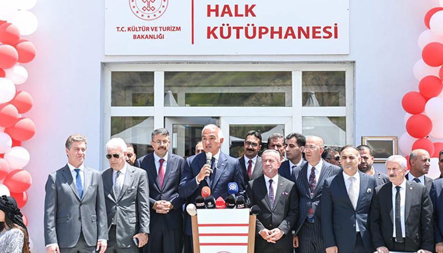 Bakan Ersoy Hakkaride: Bu coğrafya artık terörle değil kültürle ve turizmle anılıyor Bakan Ersoy Hakkaride: Bu coğrafya artık terörle değil kültürle ve turizmle anılıyor