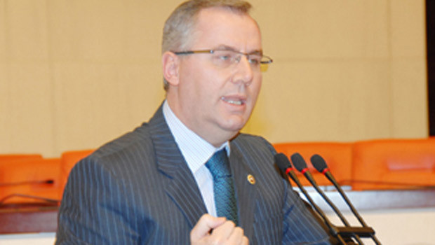 Turgut Dibek CHPden istifa etti