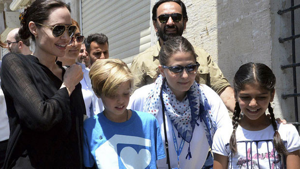 Angelina Jolienin üvey kızı Zahara Jolie Pitt gerçek annesini istiyor