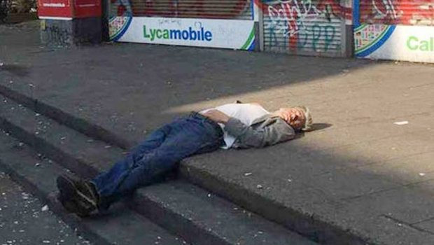 Birol Ünele yönetmen arkadaşı yardım eli uzattı