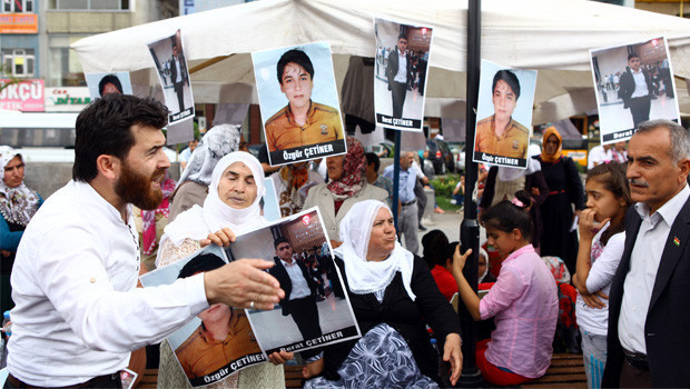 Aileler BDPyi bastı PKK açıklama yaptı