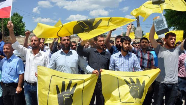 Mursi’ye idam kararını protesto ettiler