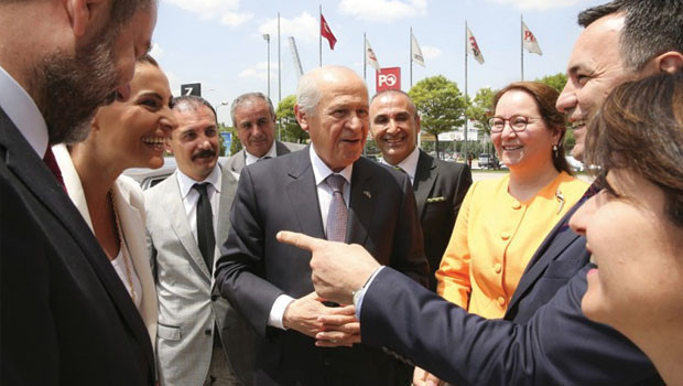 MHP lideri Bahçeli: Saraydan çık 1071e gel