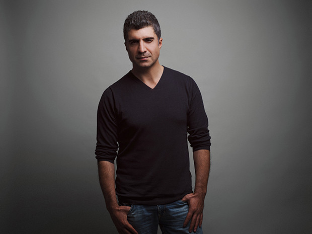 Özcan Deniz: Aşk konusunda şanslı değilim