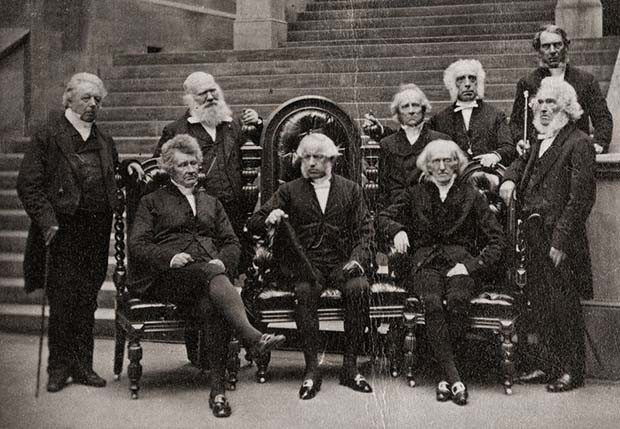 Eski fotoğraflarda nedenkimse gülümsemez