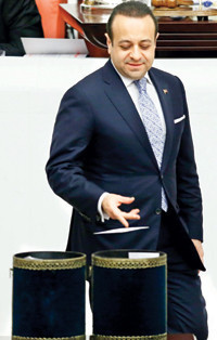 Egemen Bağış’ın artistlik yapmaya hakkı var mı