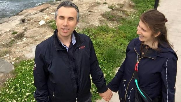 İkiz bebeklerine aşı yaptırmayan savcının hukuk zaferi