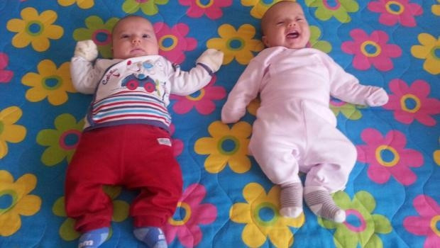 İkiz bebeklerine aşı yaptırmayan savcının hukuk zaferi