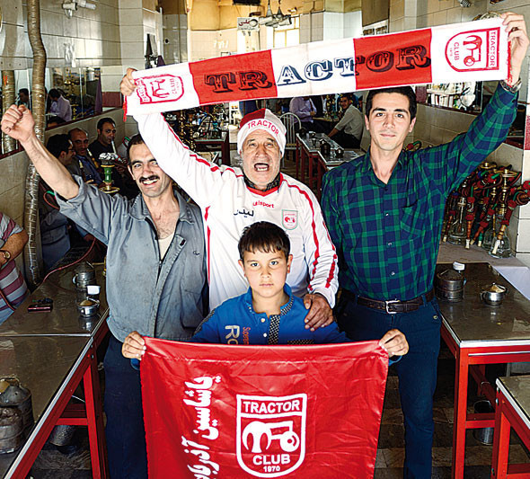 Yel yatar, tufan yatar, yatmaz Tractor bayrağı