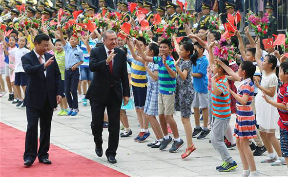 Cumhurbaşkanı Erdoğan için Pekinde sıcak karşılama töreni