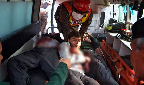 Pakistanda Taliban okul bastı: 148 ölü