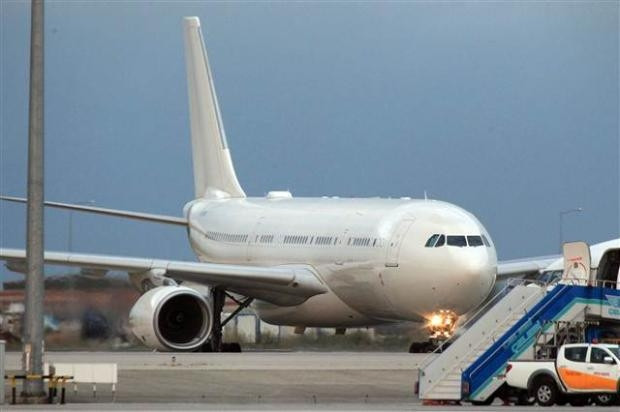 Erdoğanın uçağı kırmızı beyaza boyandı