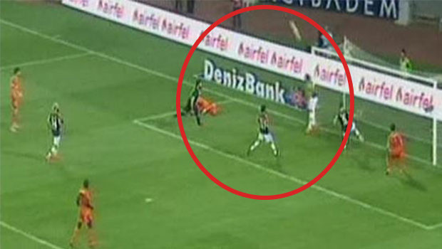 Penaltı da yanlış, kırmızı kartlar da...