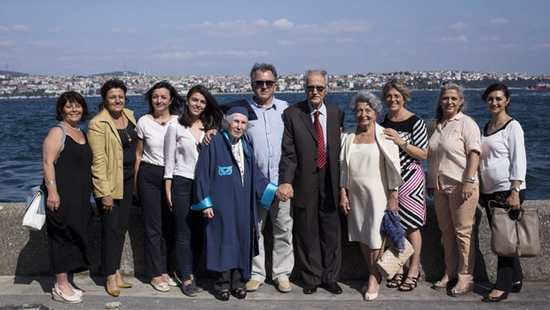 Fatma Mihriban Aktarı 84ünde mezun oldu
